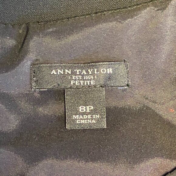 Ann Taylor Black Sleeveless Dress with Ruffle Neckline, Size 8P EUC - Picture 7 of 9